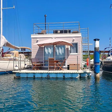Grado Floating Resort Exterior photo